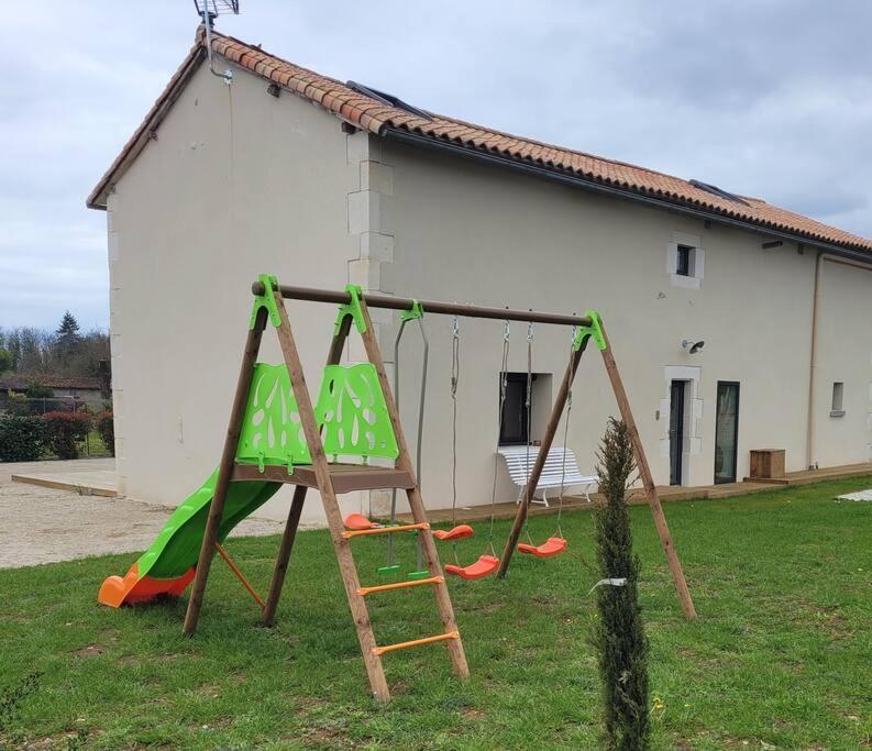 Maison Poitevine 9/10 Personnes Chaunay Exterior photo